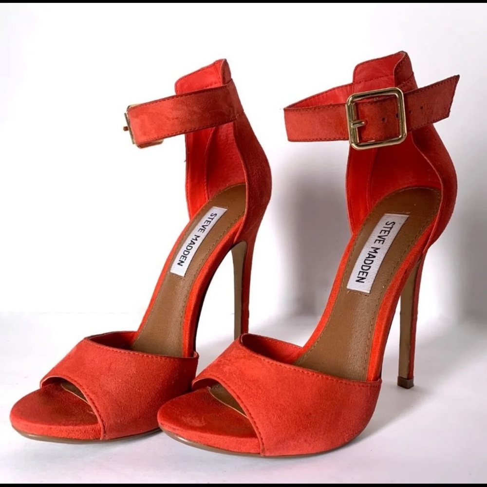Steve Madden Mogull coral suede heels